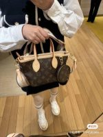 New classic old-fashioned wide-shoulder lv13 tote bag versatile retro mediaeval bag handbag one-shoulder cross-body bag-with packaging box - Image 19