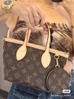 New classic old-fashioned wide-shoulder lv13 tote bag versatile retro mediaeval bag handbag one-shoulder cross-body bag-with packaging box - Image 13