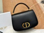 Crossbody Handheld Versatile Elegant Bag Classic Simple Women's Bag-comes with gift box - Image 15