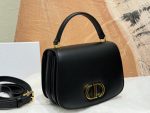 Crossbody Handheld Versatile Elegant Bag Classic Simple Women's Bag-comes with gift box - Image 16