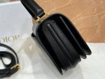Crossbody Handheld Versatile Elegant Bag Classic Simple Women's Bag-comes with gift box - Image 17