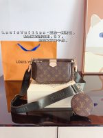 Old flower makeup bag, women's new style, large capacity daily cosmetics storage bag, wash bag, fashionable, light luxury trend-comes with gift box - Image 6