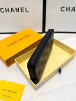 Old flower makeup bag, women's new style, large capacity daily cosmetics storage bag, wash bag, fashionable, light luxury trend-comes with gift box - Image 7
