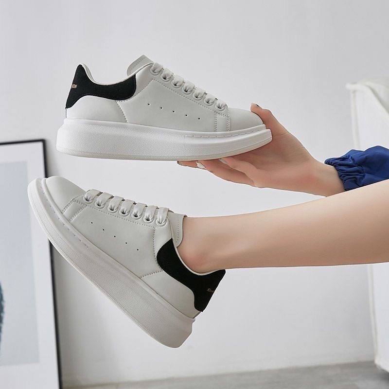 7328d9f3f2a2d70a5f469c50577ec2b White shoes for both men and women, thick soled and height increasing design, comfortable and breathable casual shoes, fashionable and versatile trendy shoes-comes with gift box - Image 1