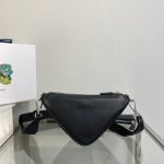 New triangular bag with European and American fashion, high-end feel, versatile for commuting, crossbody and shoulder bag trend-comes with gift box - Image 9