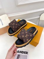 Thick soled Velcro slippers for women in the summer of 2024, fashionable and non slip denim fabric for outerwear, paired with a couple's letter shaped drag-comes with gift box - Image 4