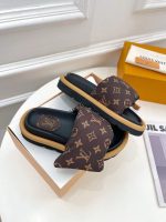 Thick soled Velcro slippers for women in the summer of 2024, fashionable and non slip denim fabric for outerwear, paired with a couple's letter shaped drag-comes with gift box - Image 6