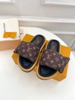 Thick soled Velcro slippers for women in the summer of 2024, fashionable and non slip denim fabric for outerwear, paired with a couple's letter shaped drag-comes with gift box - Image 3