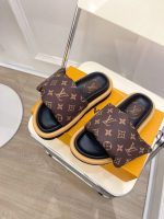 Thick soled Velcro slippers for women in the summer of 2024, fashionable and non slip denim fabric for outerwear, paired with a couple's letter shaped drag-comes with gift box - Image 5