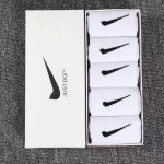 Socks for men and women, autumn and winter, pure cotton hook up long tube socks, ins for students, running sports, sweat absorbing thick socks-comes with gift box