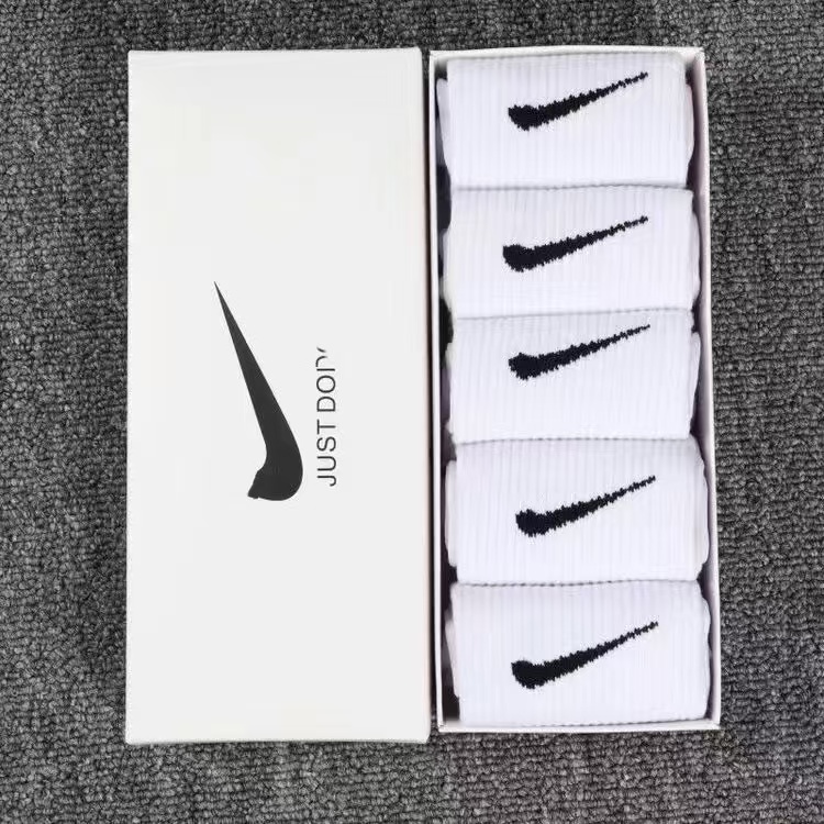 c6781caa5b53a579e1a94888e5d936e Socks for men and women, autumn and winter, pure cotton hook up long tube socks, ins for students, running sports, sweat absorbing thick socks-comes with gift box - Image 1