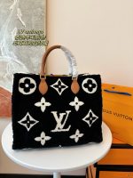 LV limited edition teddy tote color wool flower big logo super warm shoulder crossbody bag - Image 12