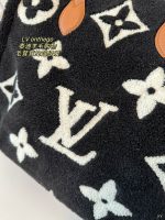 LV limited edition teddy tote color wool flower big logo super warm shoulder crossbody bag - Image 10