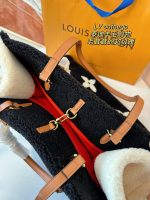 LV limited edition teddy tote color wool flower big logo super warm shoulder crossbody bag - Image 5