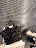 YSL rabbit fur tote bag, lazy and casual, paired with fashionable and cool fashionable bags - Image 8