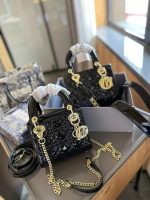 Lacquer leather Daifei bag with three or four compartments, genuine leather diamond grid small square bag, versatile, single shoulder crossbody, high-end handbag for women-comes with gift box - Image 7