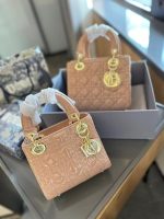 Lacquer leather Daifei bag with three or four compartments, genuine leather diamond grid small square bag, versatile, single shoulder crossbody, high-end handbag for women-comes with gift box - Image 9