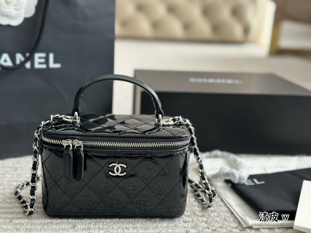 13378899109573600 New genuine leather small fragrant style bag versatile single shoulder crossbody wandering bag women's diamond grid chain bag-comes with gift box - Image 1