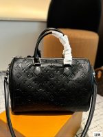 LV Pillow Bag Carrying One Shoulder Crossbody Bag without Case - Image 14