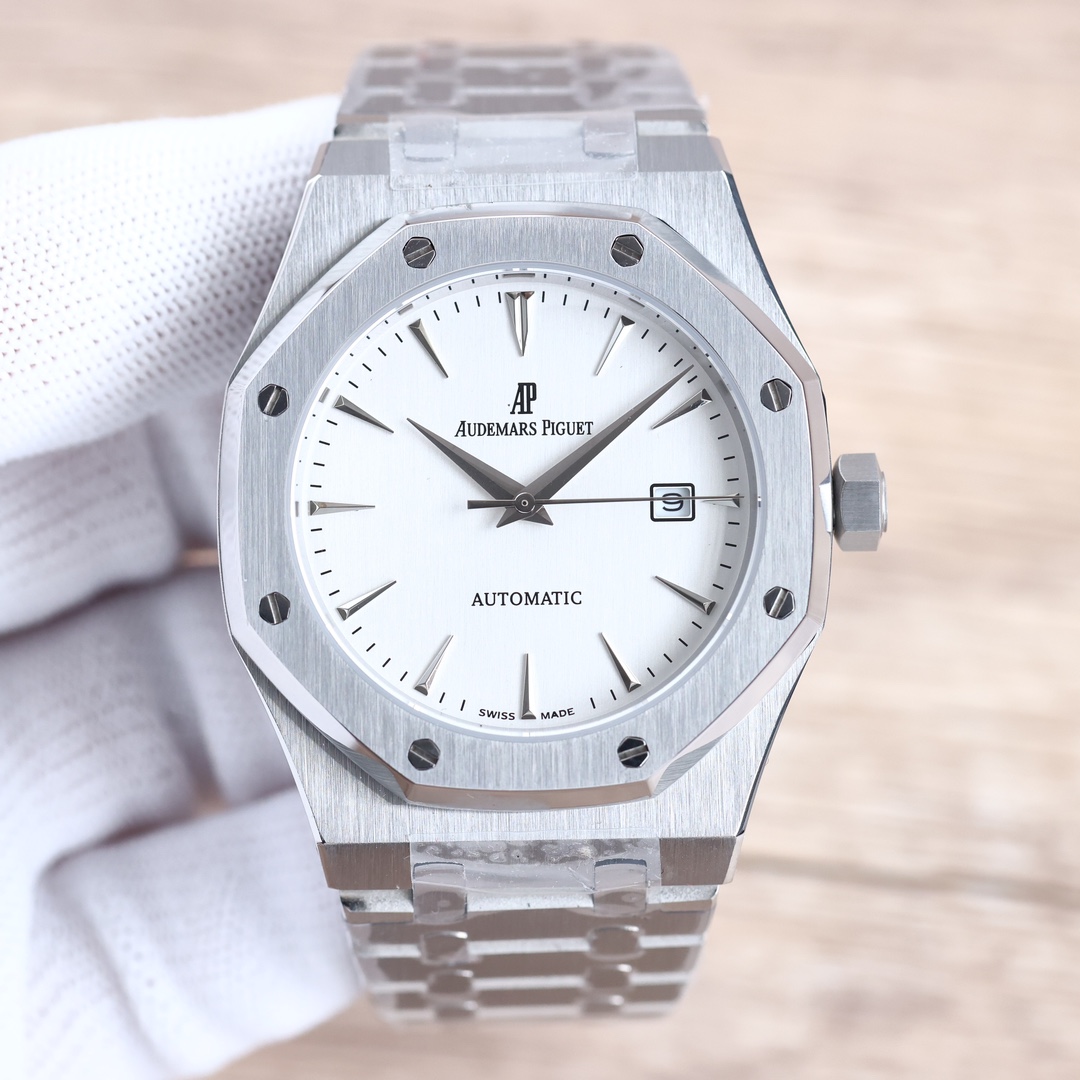 bbcf380a Exquisite mechanical watch-comes with gift box - Image 1