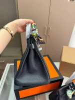 Tote bag, women's new handbag, large capacity Kelly bag, premium texture platinum bag, single shoulder crossbody bag-comes with gift box - Image 9