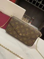 3-in-1 chain crossbody bag on the shoulder-comes with gift box - Image 2
