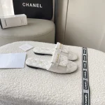 Chanel's new leather flats - Image 10