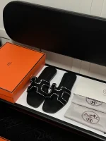 Hermès new slippers with bricks - Image 3