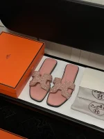 Hermès new slippers with bricks - Image 3