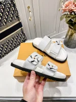 LV's new flat slippers - Image 7