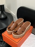 Hermès' new wedge slippers - Image 5