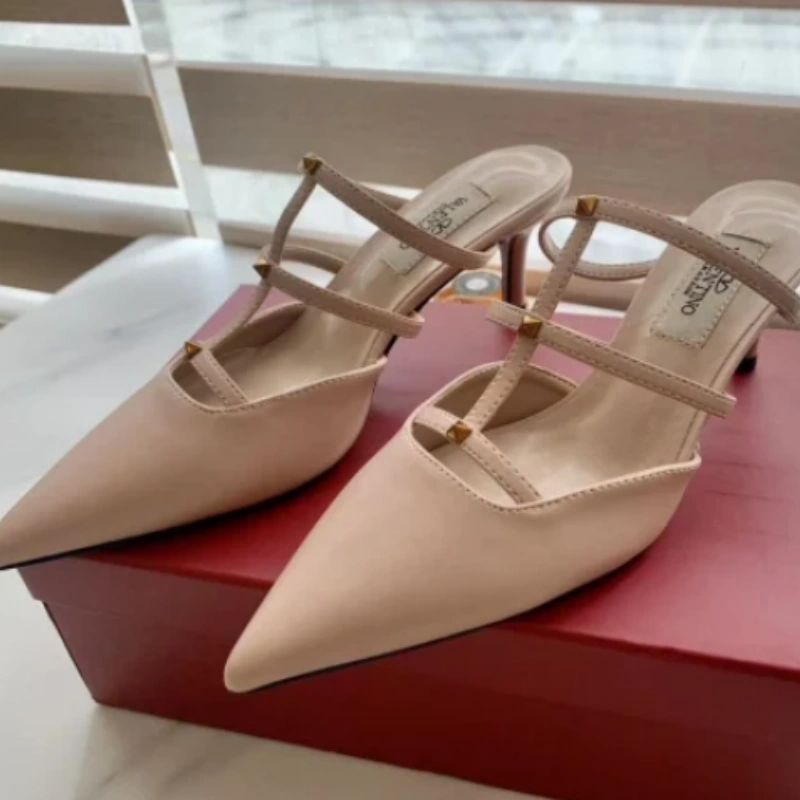 37ffd9dbd2a78babfdbef2dca2ecf8ab Valentino leather rivets take off shoes - Image 1