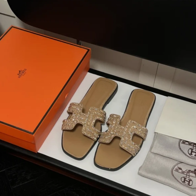 39131f729d5b50500c5dd822656001ee Hermès new slippers with bricks - Image 1