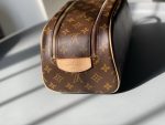 Old flower makeup bag, women's new style, large capacity daily cosmetics storage bag, wash bag, fashionable, light luxury trend-comes with gift box - Image 4
