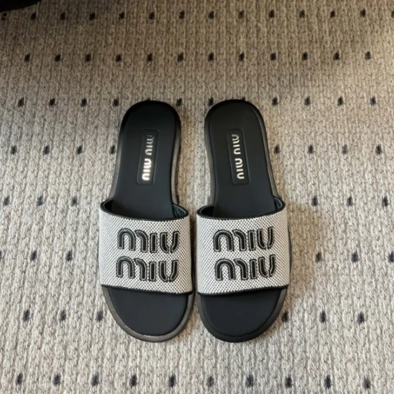 916043a20b2e47774775bd58d86a4981 Miu Miu flat bottom woven letter flat bottom - Image 1