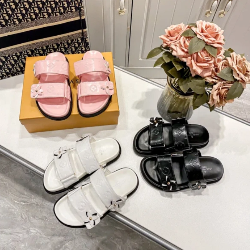 e51c6b617632bbd3c3ba424d9545ee65 LV's new flat slippers - Image 1