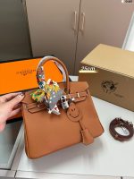 women’s new handbag, large capacity Kelly bag-comes with gift box - Image 3