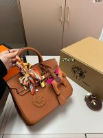 women’s new handbag, large capacity Kelly bag-comes with gift box - Image 2