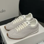 Boken sneakers-box