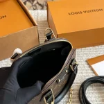 The new Alma shell bag-box - Image 3