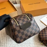 L home fashion cosmetic bag - with box - Image 11