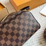 L home fashion cosmetic bag - with box - Image 10