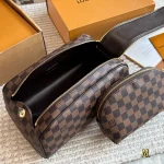L home fashion cosmetic bag - with box - Image 8
