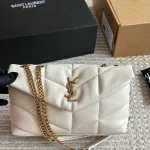 The cloud bag comes with a full package - Image 12