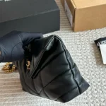 The cloud bag comes with a full package - Image 9