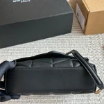 The cloud bag comes with a full package - Image 5