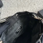 Wear an artifact bucket bag-box - Image 5