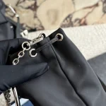 Wear an artifact bucket bag-box - Image 3