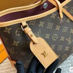 The chip version of the new commuter bag is practical in appearance-box - Image 10