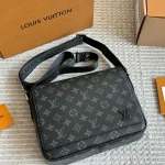Classic flap messenger bag-box